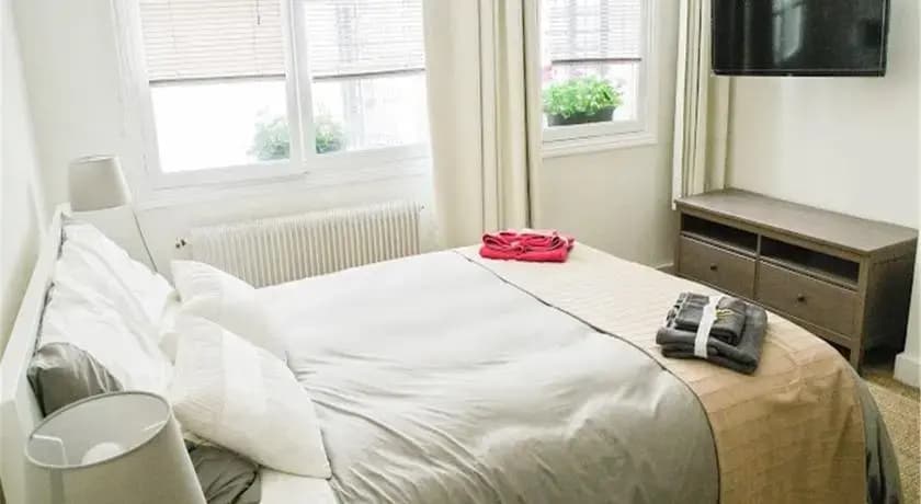 Notre Dame - Seine River Banks Apartment - photo 9