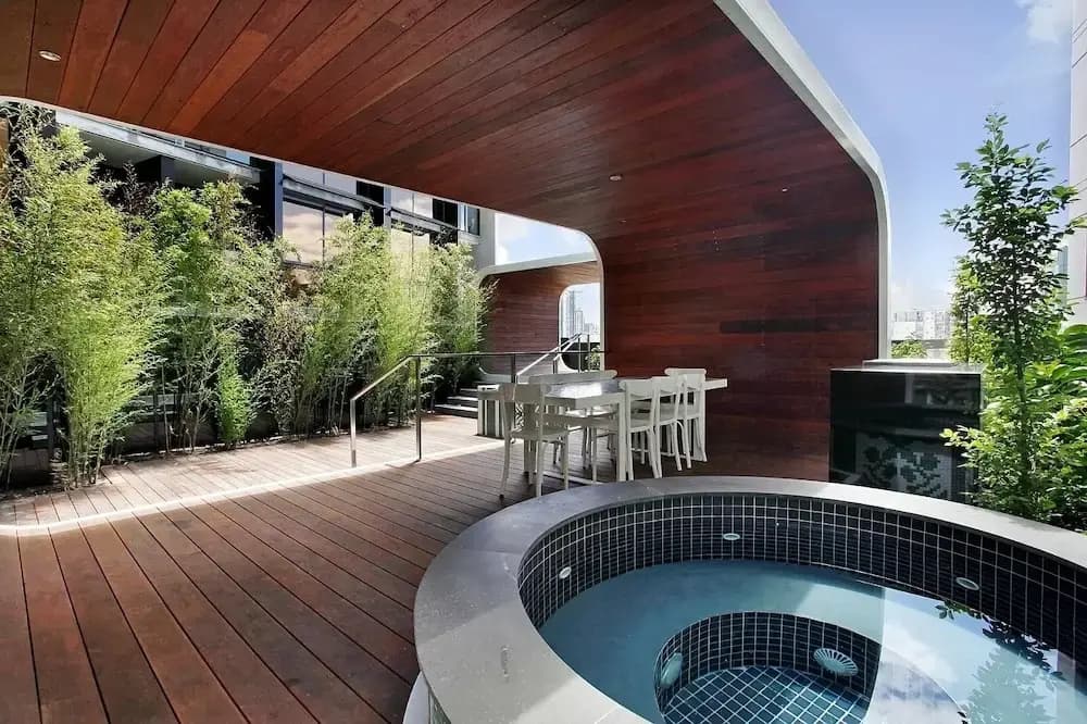 Top Floor Stunning Views - photo 3