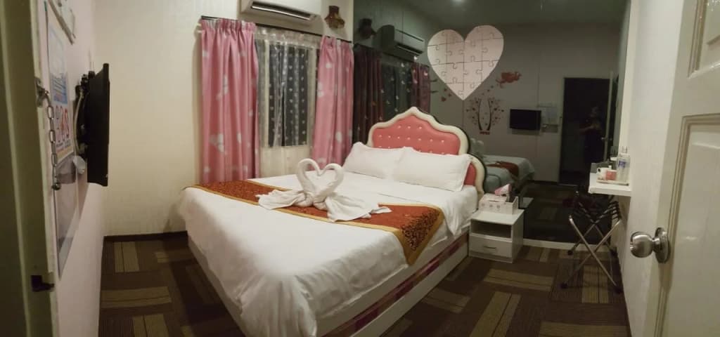 D'sney Guest House - photo 5