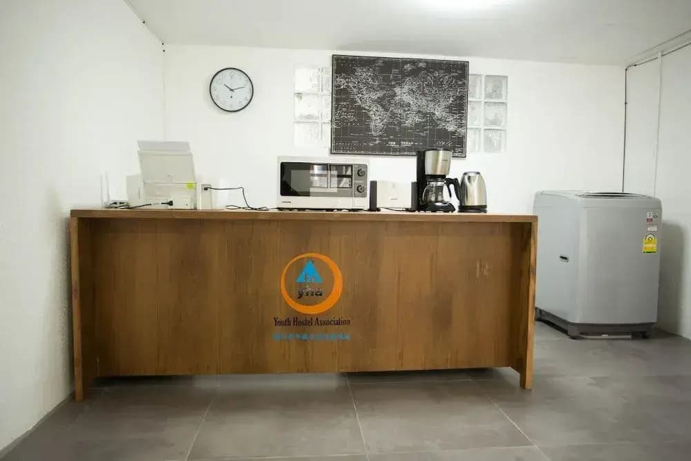 YHA@thapae station - photo 16
