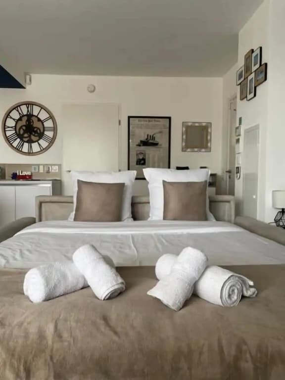 Q&R Renting - Suites Design Luxueuses - photo 3