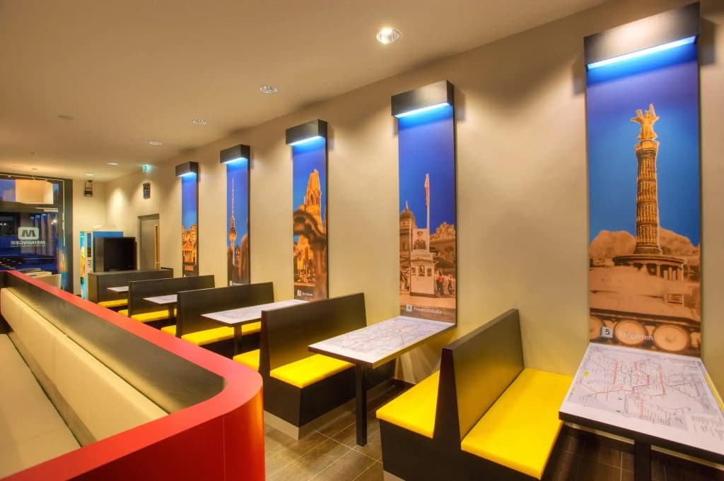 MEININGER Hotel Berlin Hauptbahnhof - photo 12