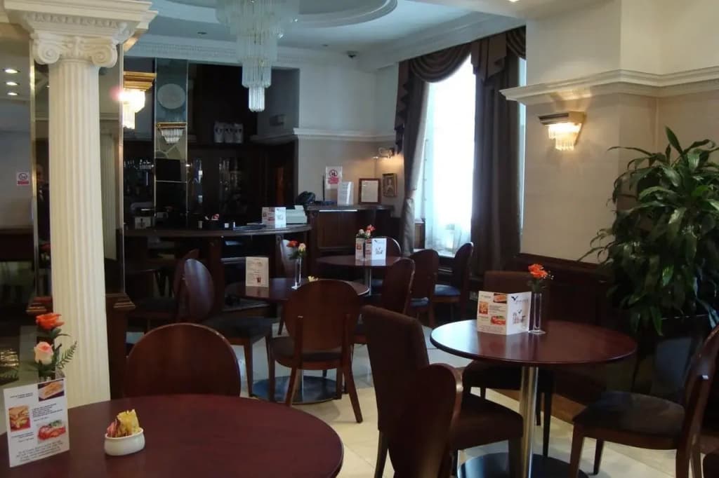 Royal Eagle Hotel - photo 12