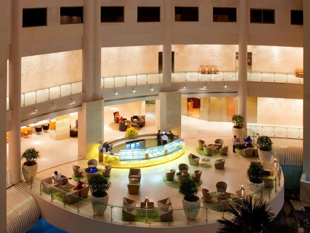 Radisson Blu Hotel New Delhi Dwarka - photo 8