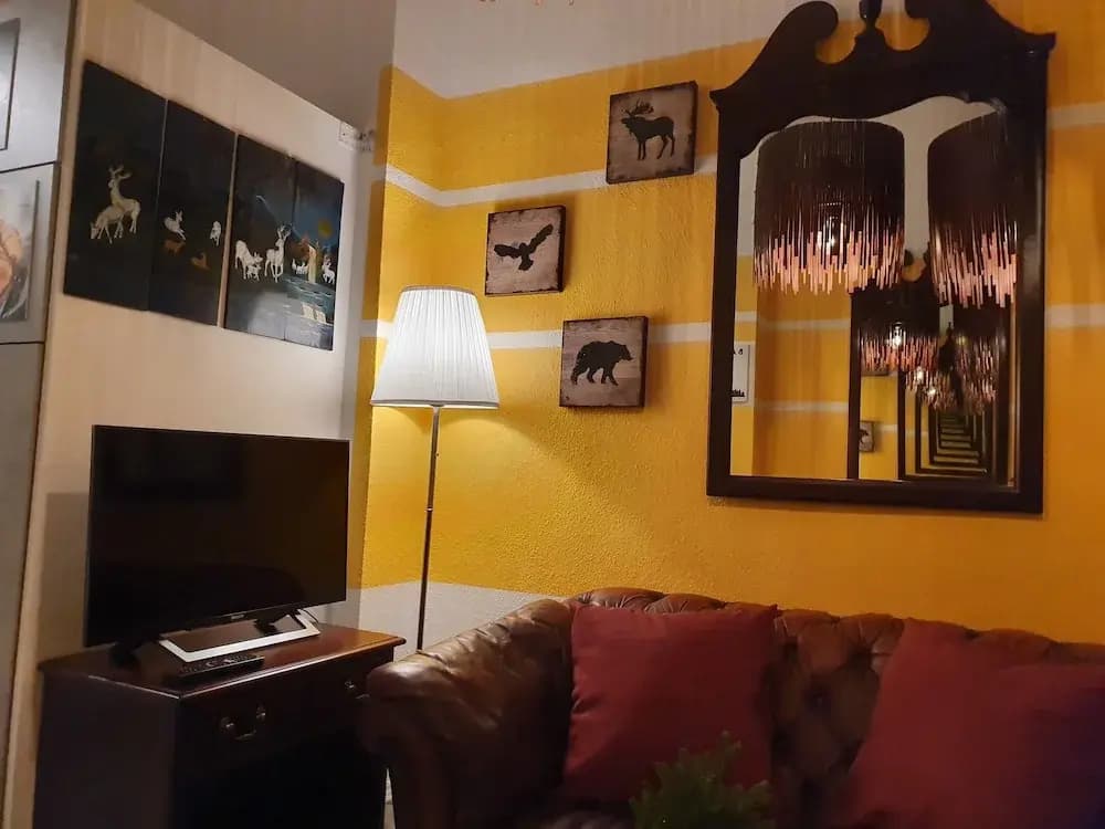 Sweet Central Tiny Apartment for 4 People - photo 3