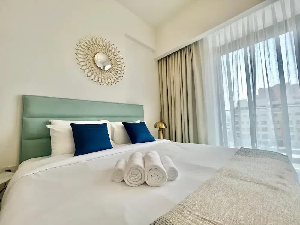 Waves - Comfortable JVC Apt with Balcony - photo 2