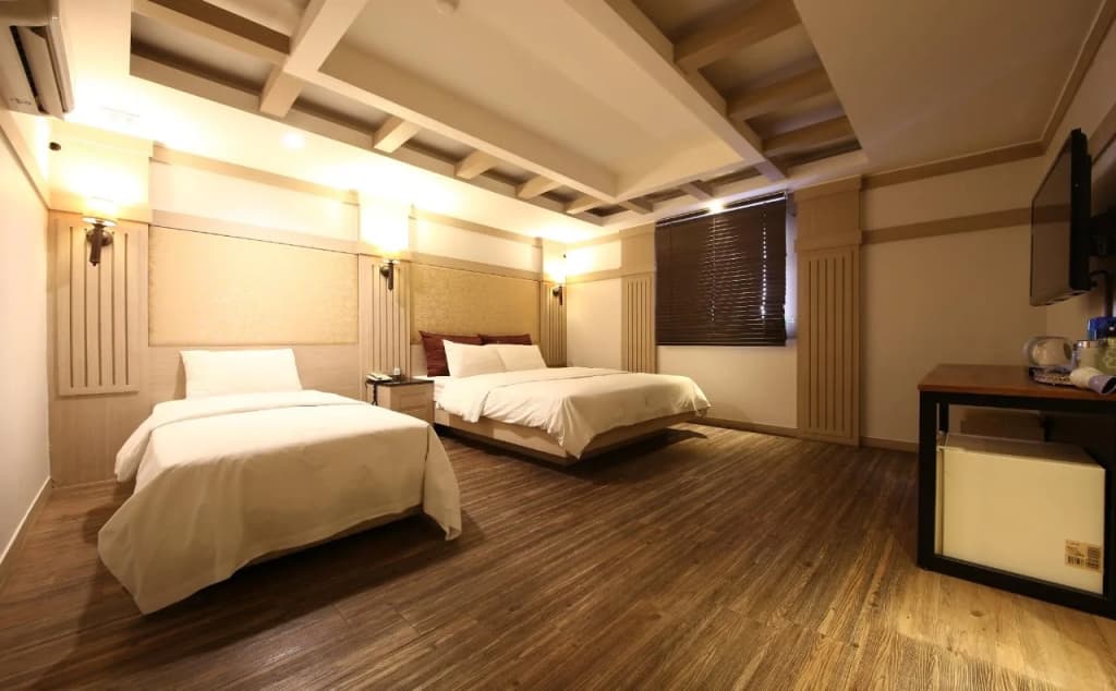 Hotel Valentine - photo 7