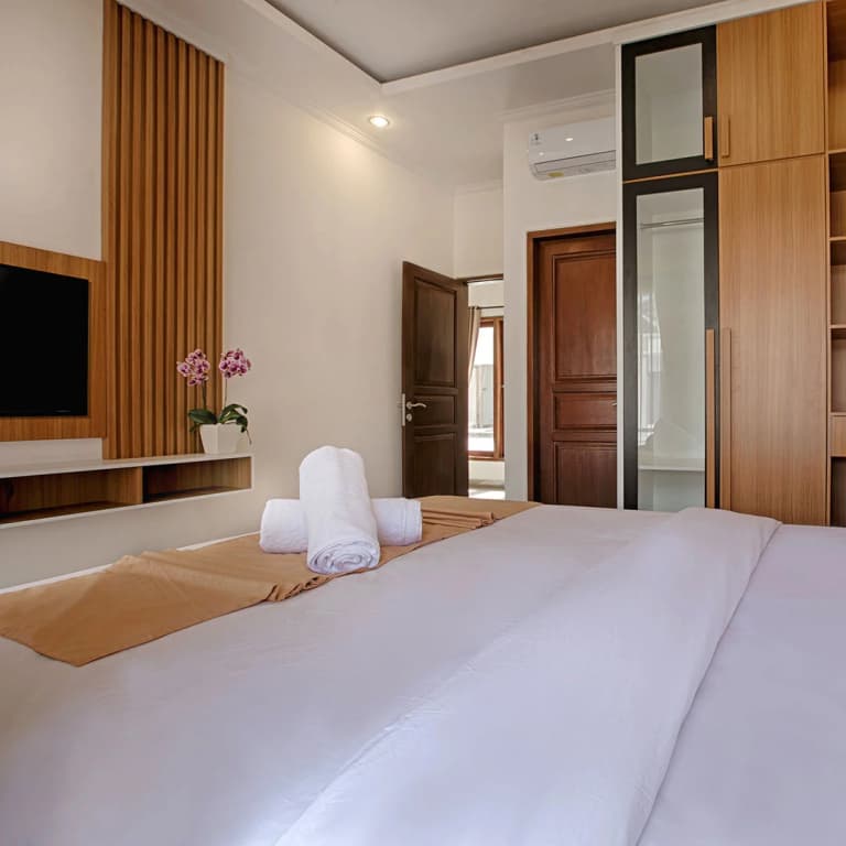 Taman Seminyak Suites - photo 2