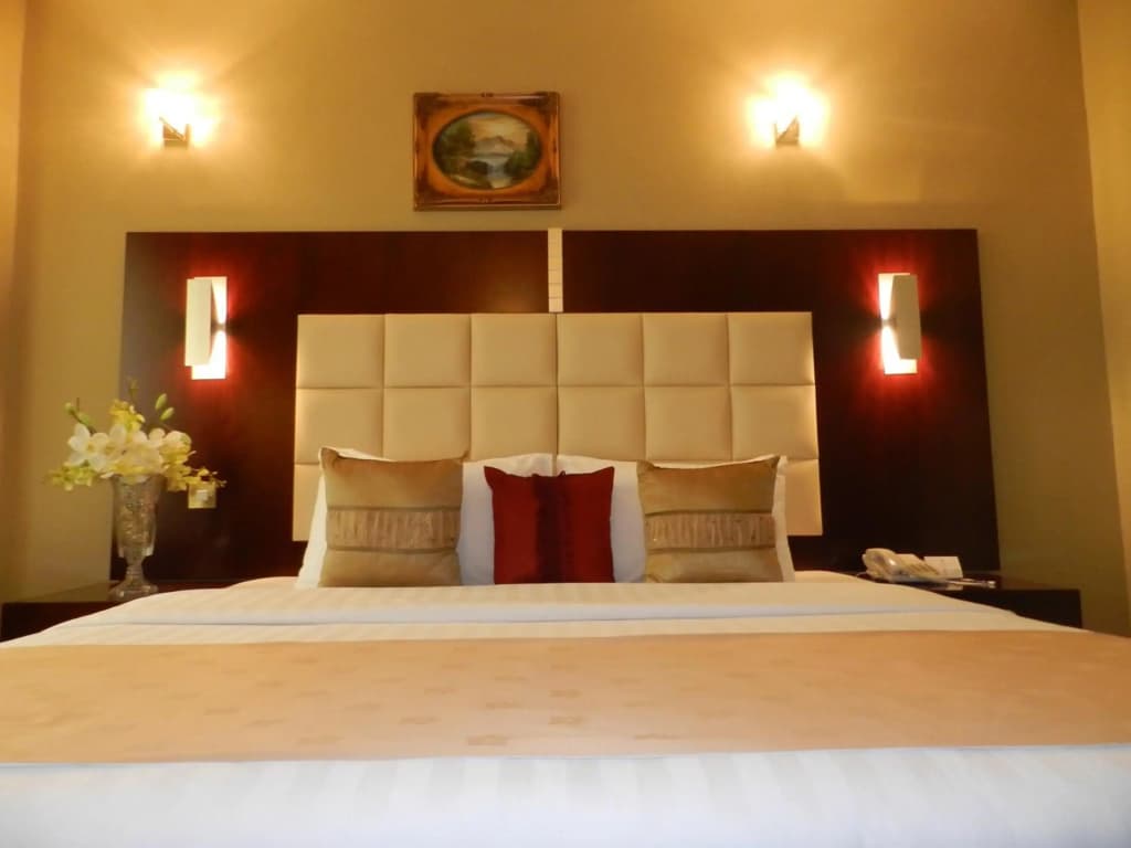Sun & Sands Seaview Hotel - photo 4