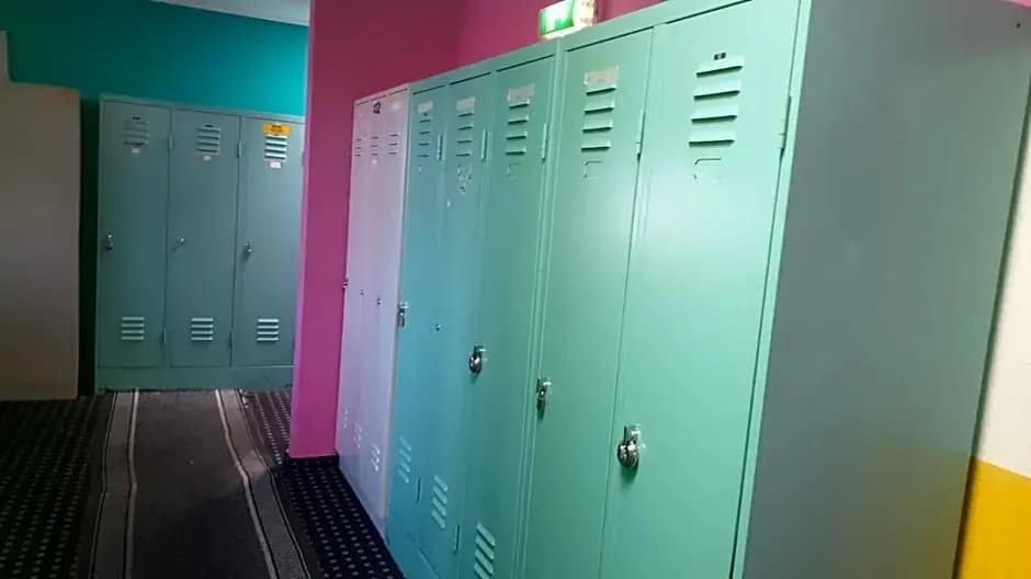 Isas Hostel - photo 11
