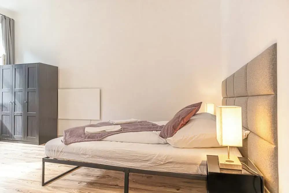 Charming 2BR Apt Close to Westbahnhof - photo 2
