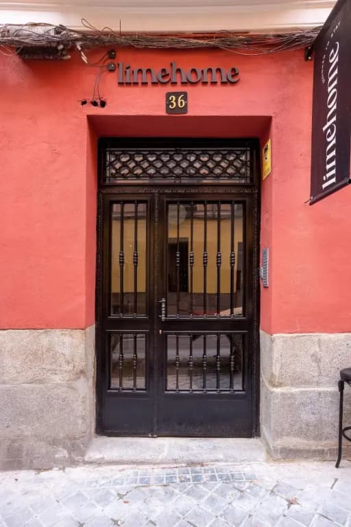 Limehome Madrid C. de Fomento - photo 2