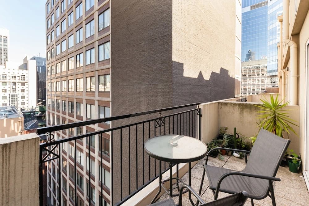CLAUDE, 2BDR Melbourne Apartment - photo 9