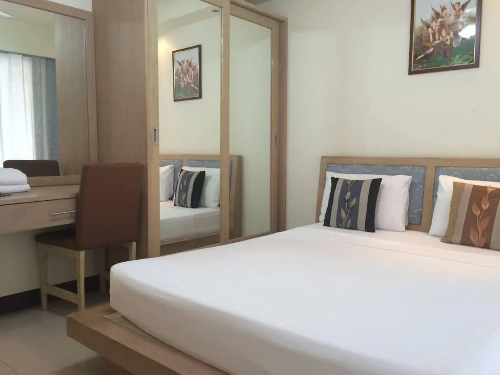 Patong Beach Side Hotel - photo 3