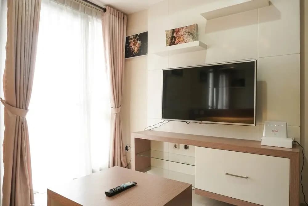 Strategic Location 1BR The Wave Apartment with City View - photo 5