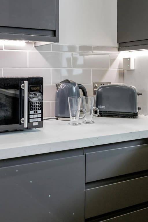 3 Bedroom Apartment in Stratford City - photo 17