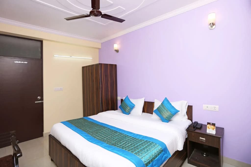 OYO 8462 Hotel Galaxy - photo 5