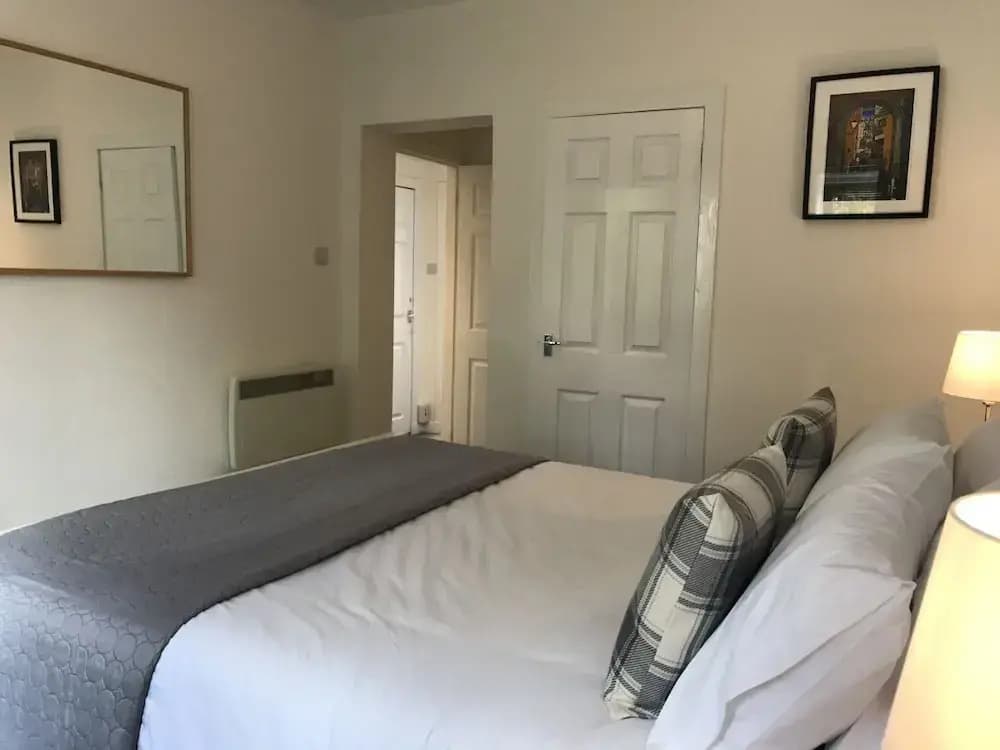2 Chessels Court, Flat 3 - photo 5