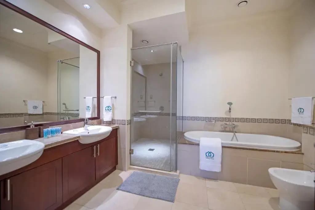 Luxurious 3BR Townhouse with Maid's & Private Pool in Palm Jumeirah - photo 8