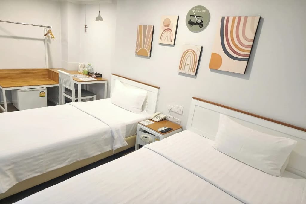J Place Hotel - photo 4
