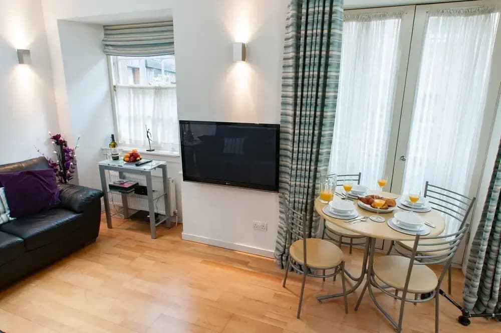 Royal Mile Apartments - photo 43