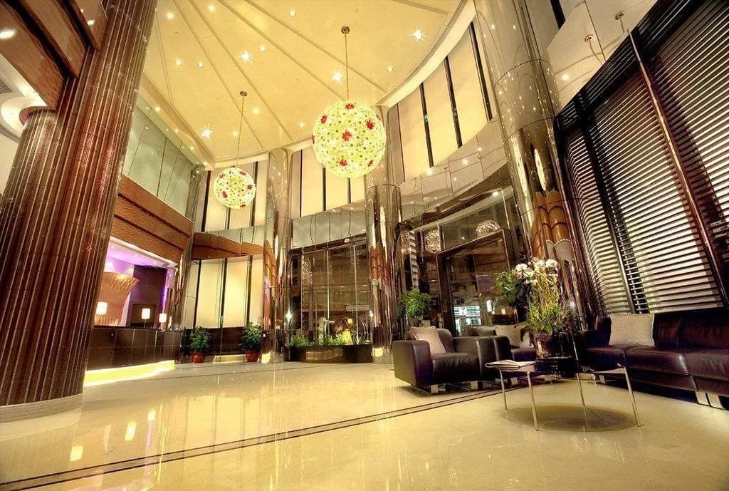 South Pacific Hotel - photo 2