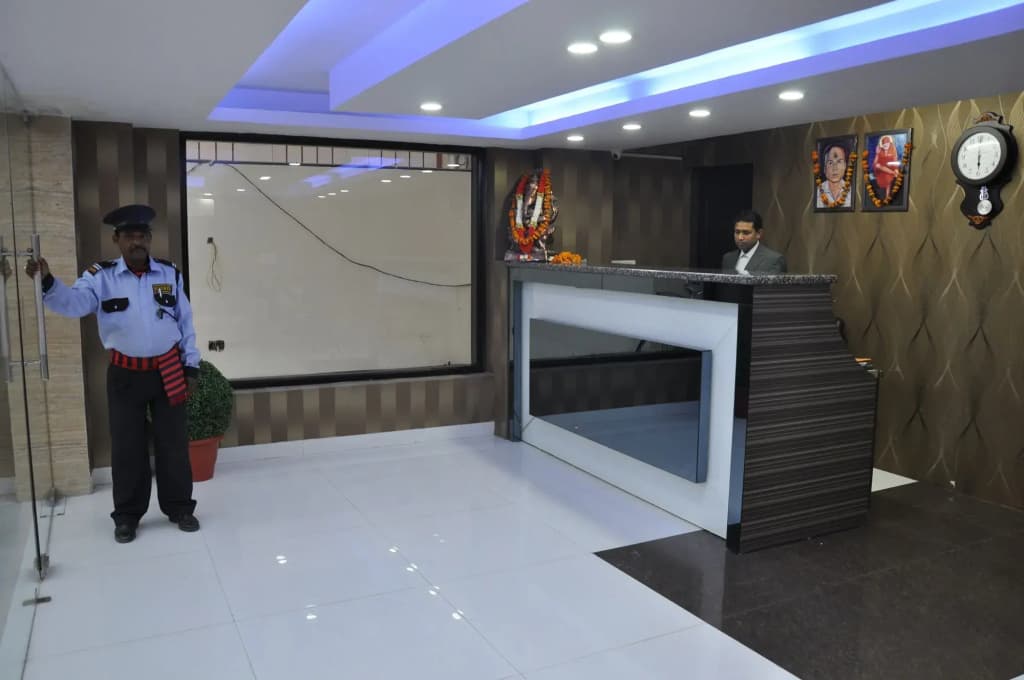 Hotel Only Suites - photo 8