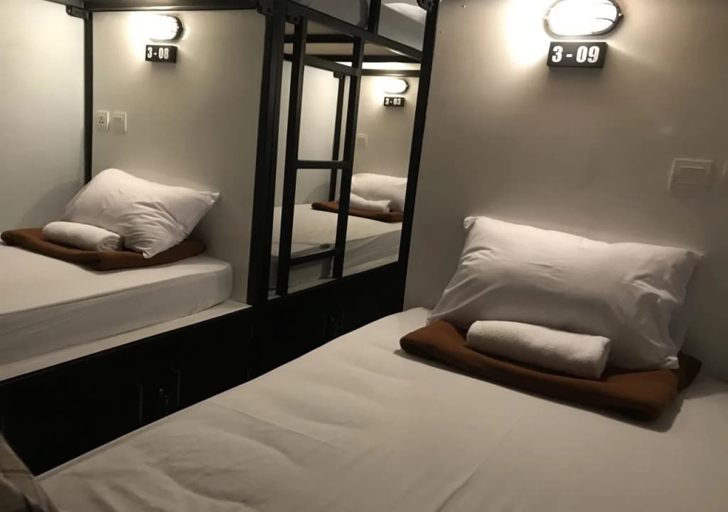 Nine Dollar Hostel - photo 2