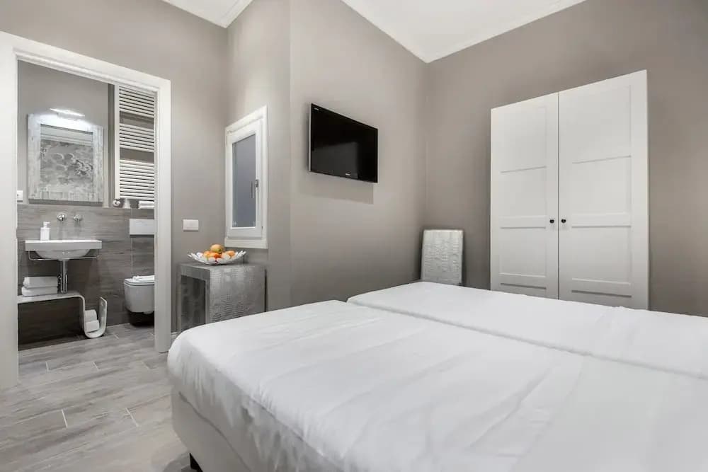 Bell Tower Apartment - photo 5