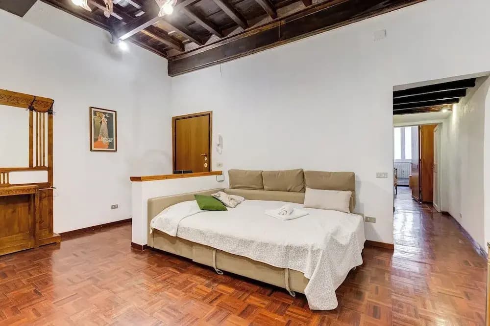 Spanish Steps Spacious Apartment - photo 13