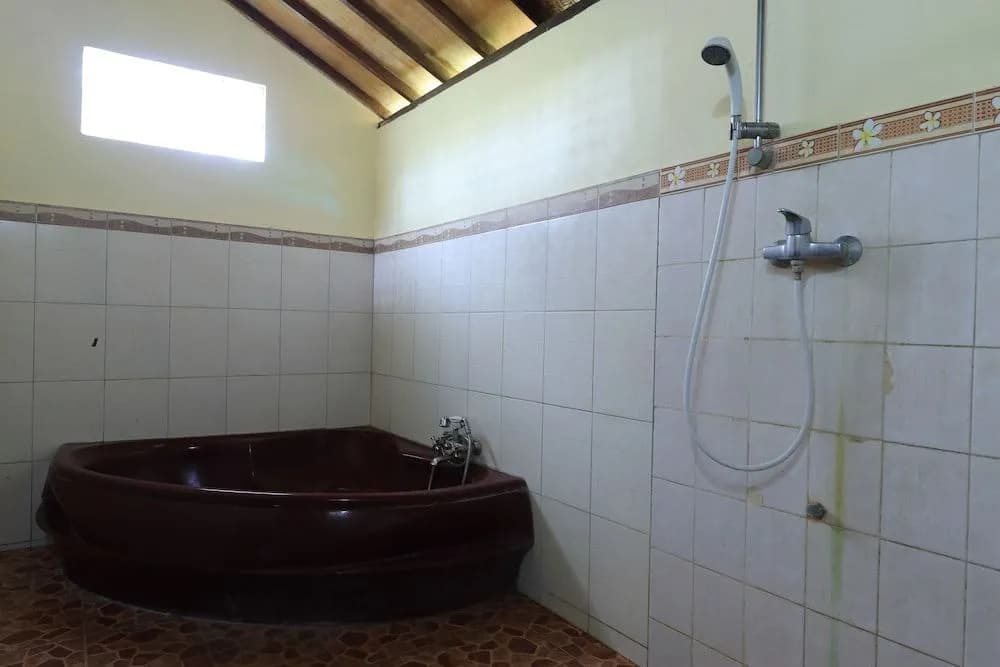 Sari Bamboo Bungalows - photo 11