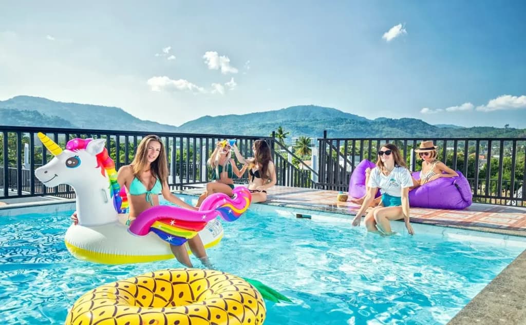 Gamers Paradise Hotel - photo 12