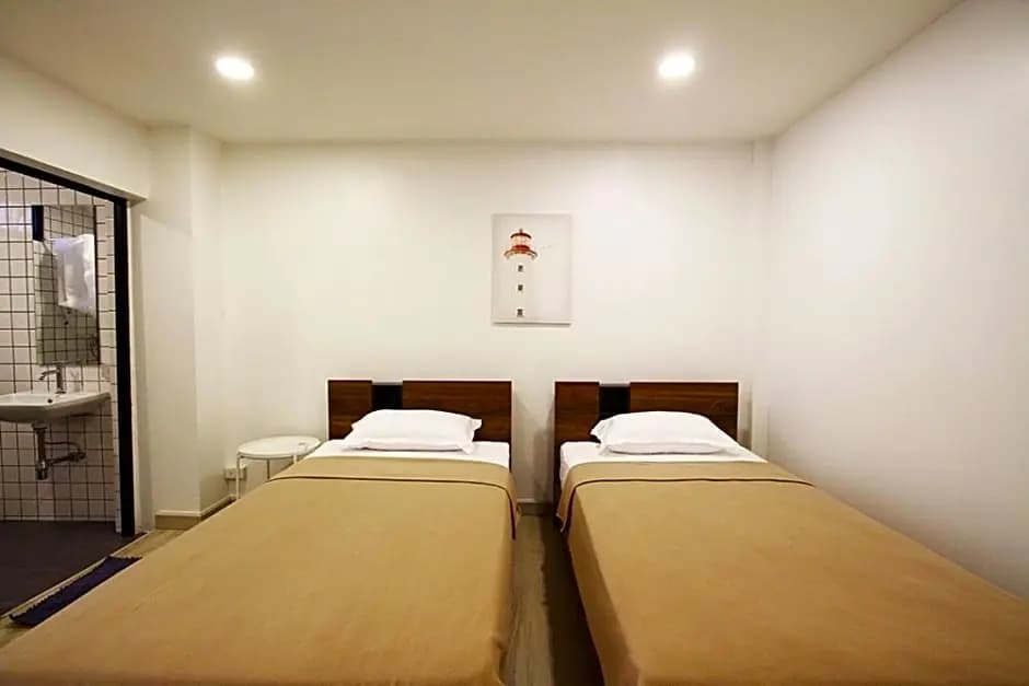 398 Hostel - photo 4