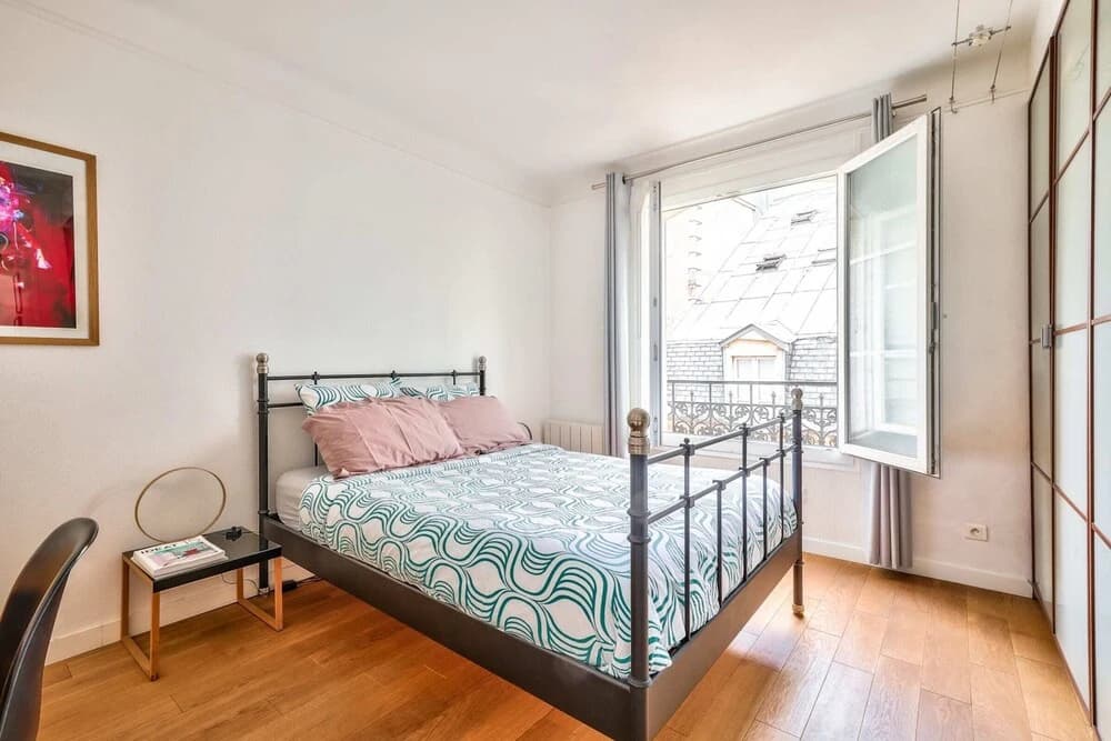 Very Nice and Charming 2 Room Apartment in Paris - photo 5