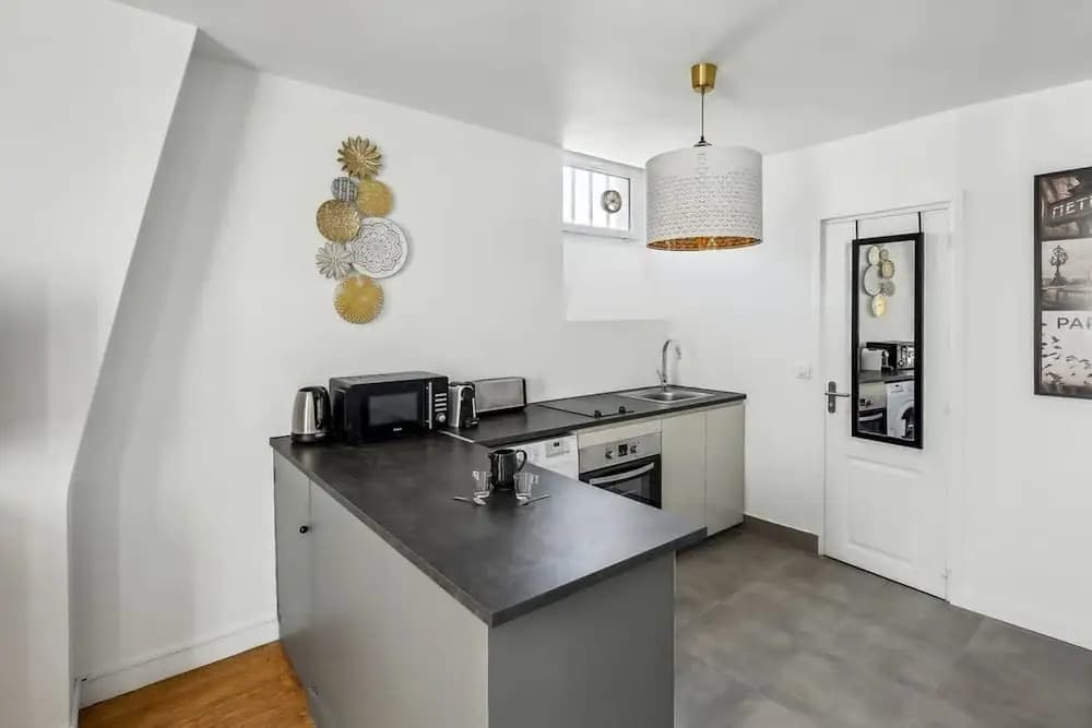 Studio at the Heart of the Marais Rue des Rosiers - photo 10