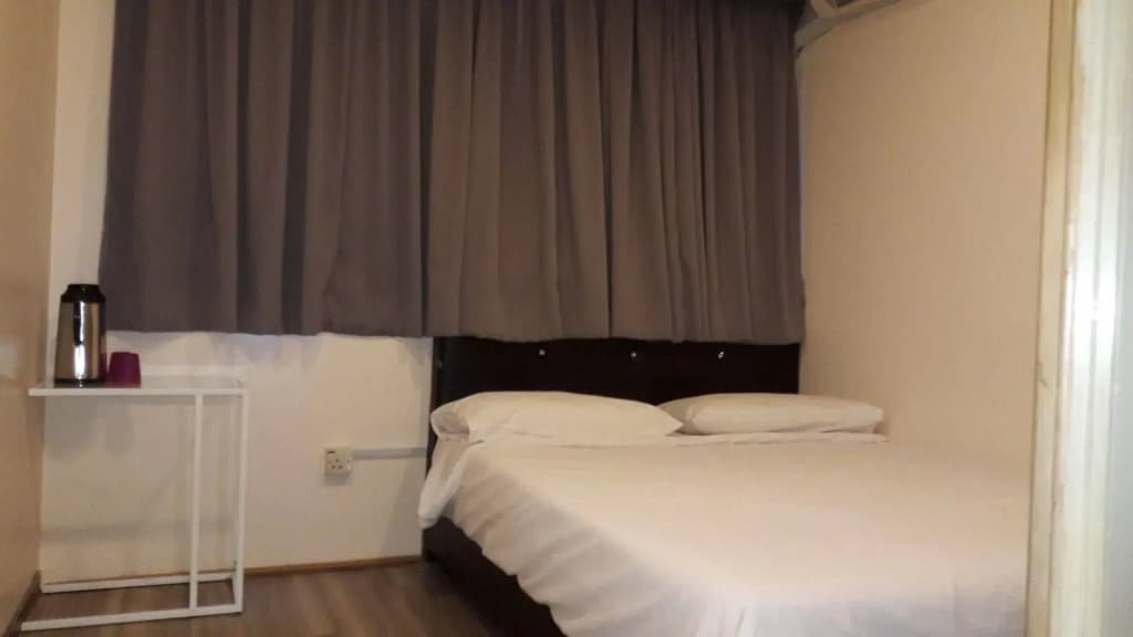 Town View Hotel - photo 4