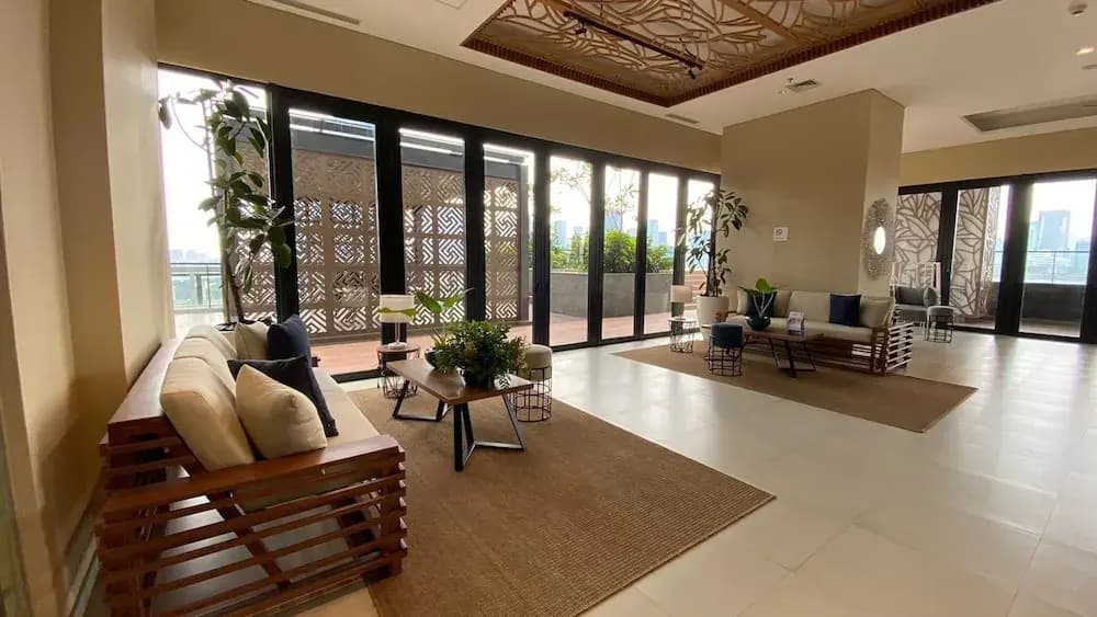 Homey And Spacious 2Br At Samara Suites Apartment - photo 7