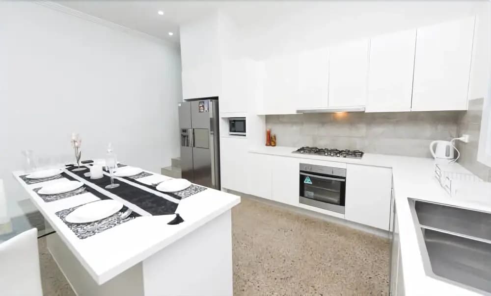 Guildford villa - photo 12