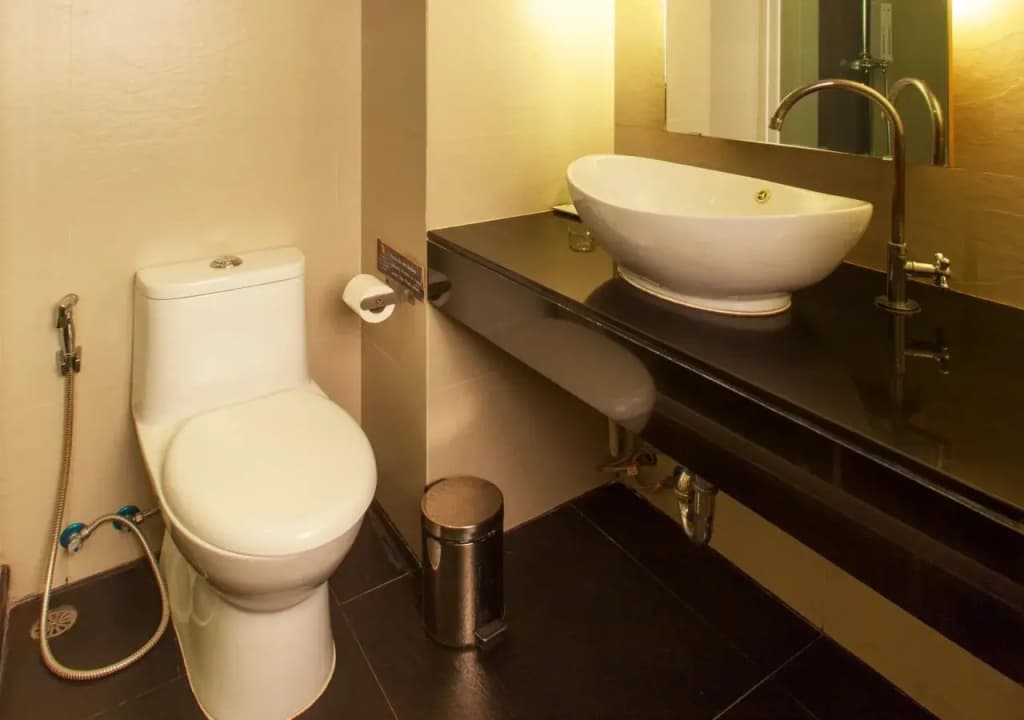 Q Hotel - photo 9