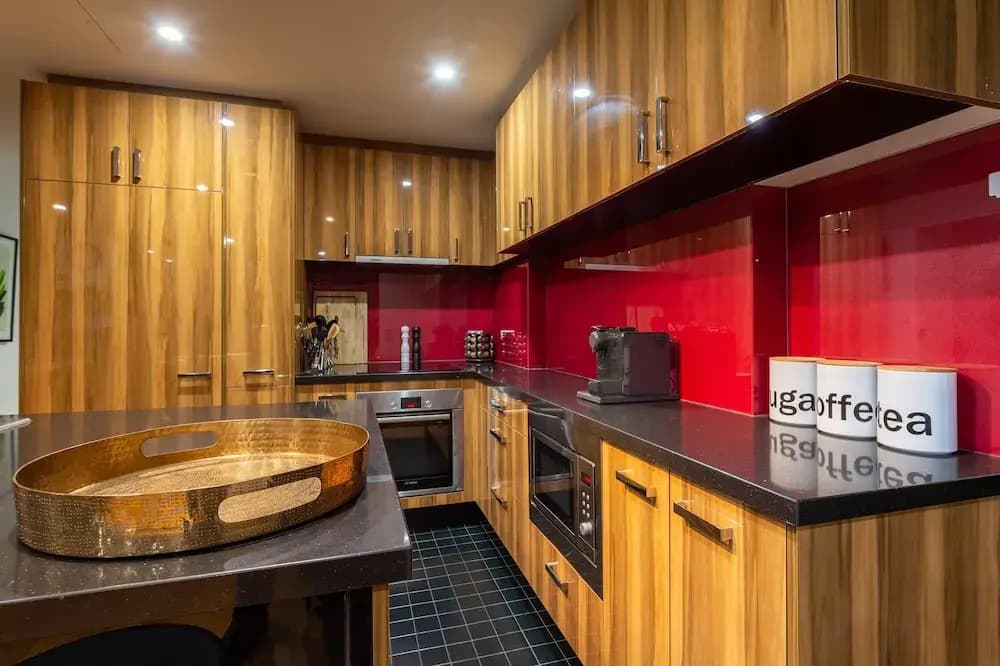 Luxury 3 Bed 2 Bath City Views - photo 17