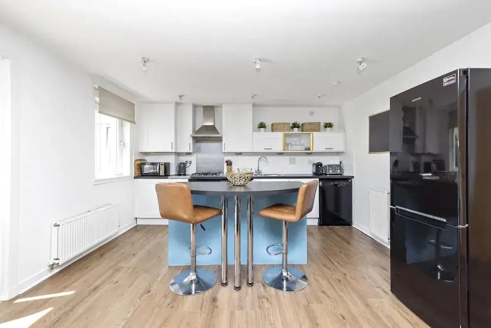 JOIVY Stunning 2-Bed Flat W/ Free Parking - photo 13