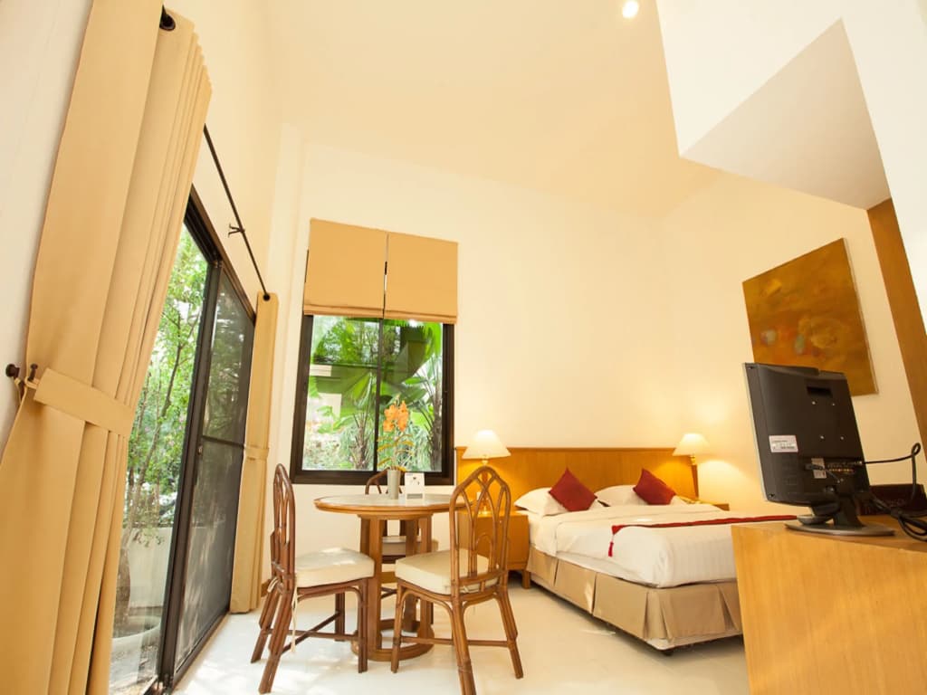 Nern Chalet Beachfront Hotel - photo 5