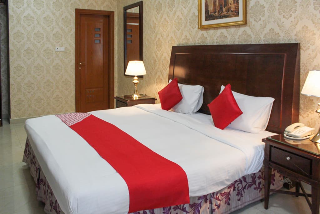 Clifton International Hotel - photo 4