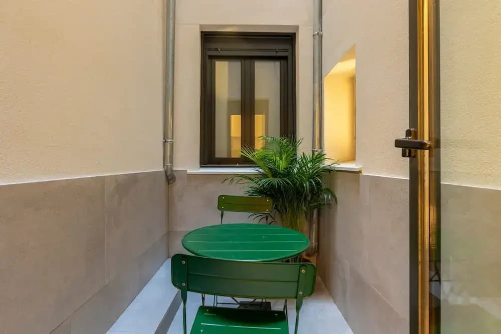 w Amazing Loft at Palacio Real - photo 3