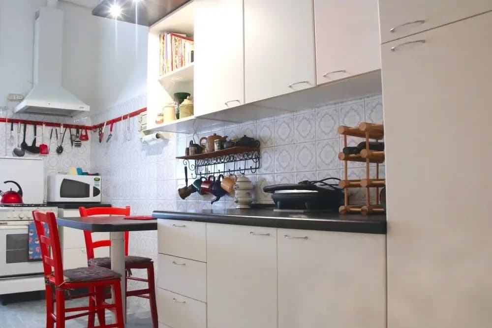 Ethnic Apt in Testaccio's Heart, Serviced by Hostmaker - photo 11