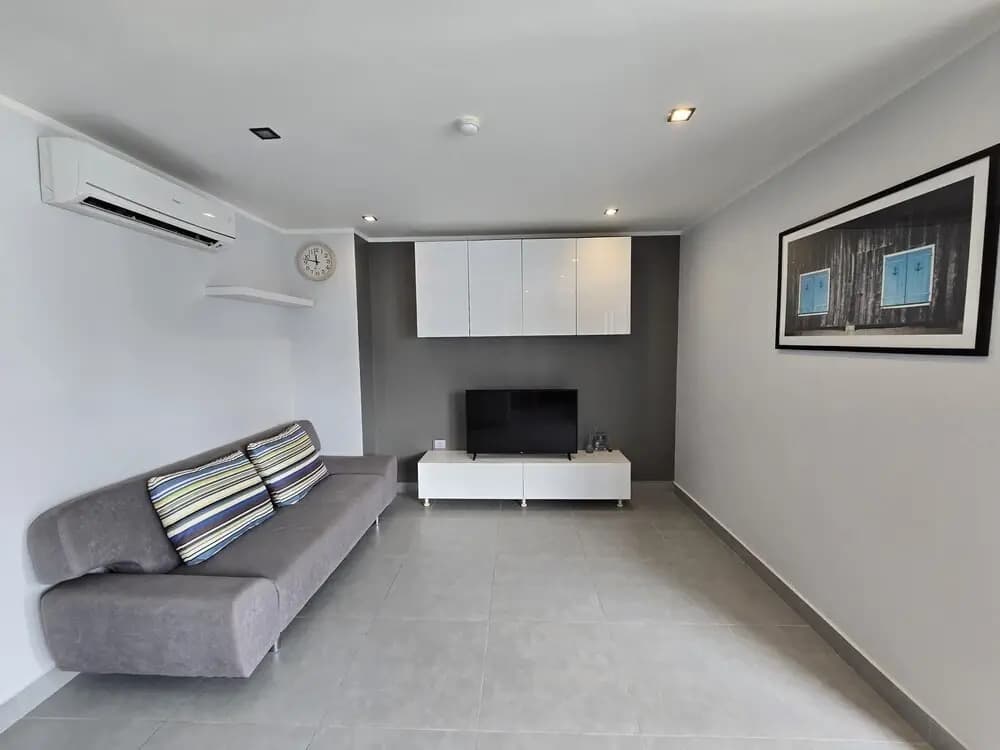 Sleek Corner 1 Bed Apt T1-607 - photo 1