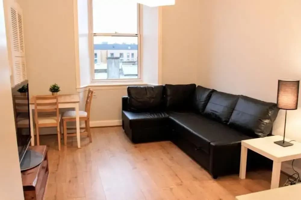 1 Bedroom Flat in City Centre Accommodates 4 - photo 11