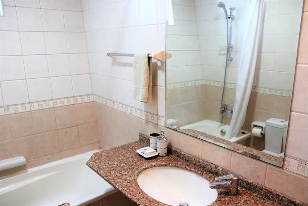One Bedroom Apt. in JLT near Metro Station -AWD - photo 6