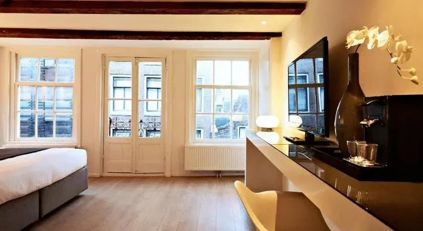 Ams Suites - photo 1