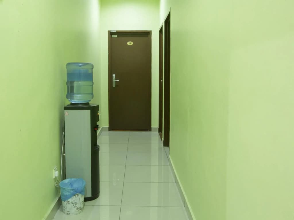 Hotel Zamburger Sri Petaling - photo 12